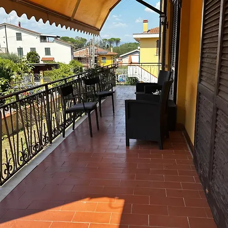 Anika Apartment Pianore